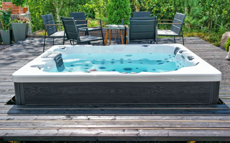 Spa-Style Bathtub with Jets